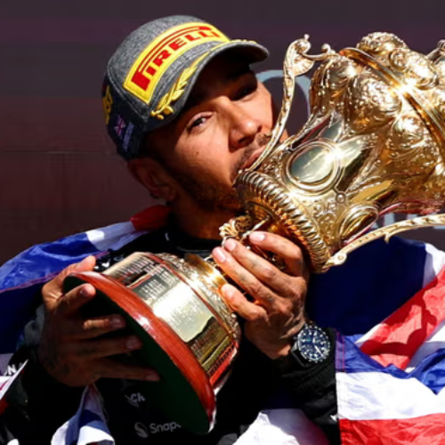 Lewis Hamilon wearing IWX Pilots Performance Chronograph 