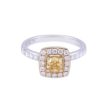 18ct Gold Cushion Cut Diamond 4 claw and Round Brilliant Diamond Cluster Ring 1.14ct. Clarity VVS2