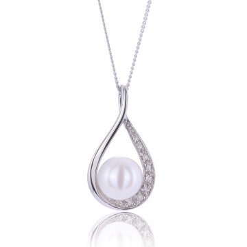 9ct White Gold Pearl and Diamond 0.04ct Drop Pendant