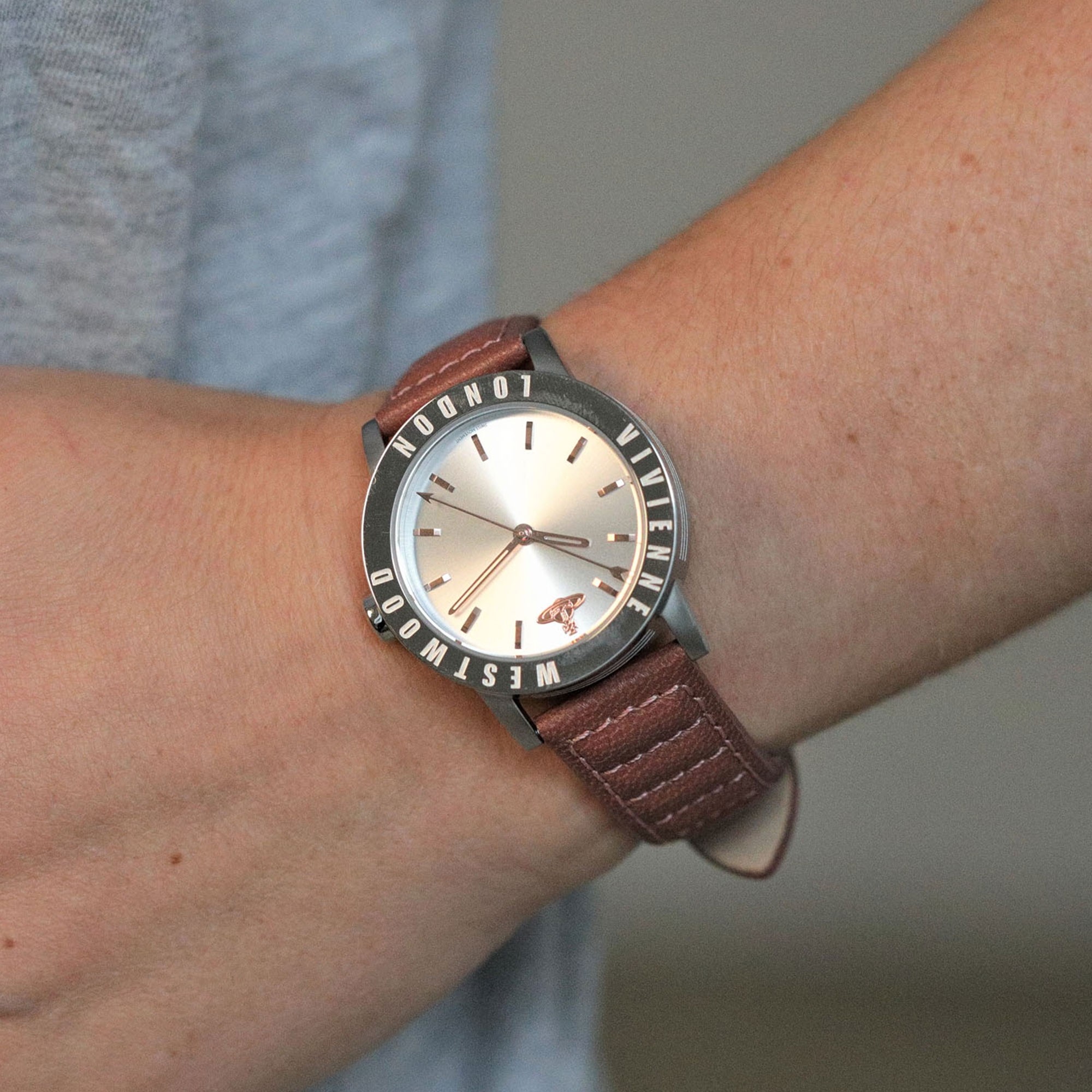 Chisholm Hunter Vivienne Westwood Warwick Watch Vivienne Westwood Warwick  Ladies Watch VV213BKGD