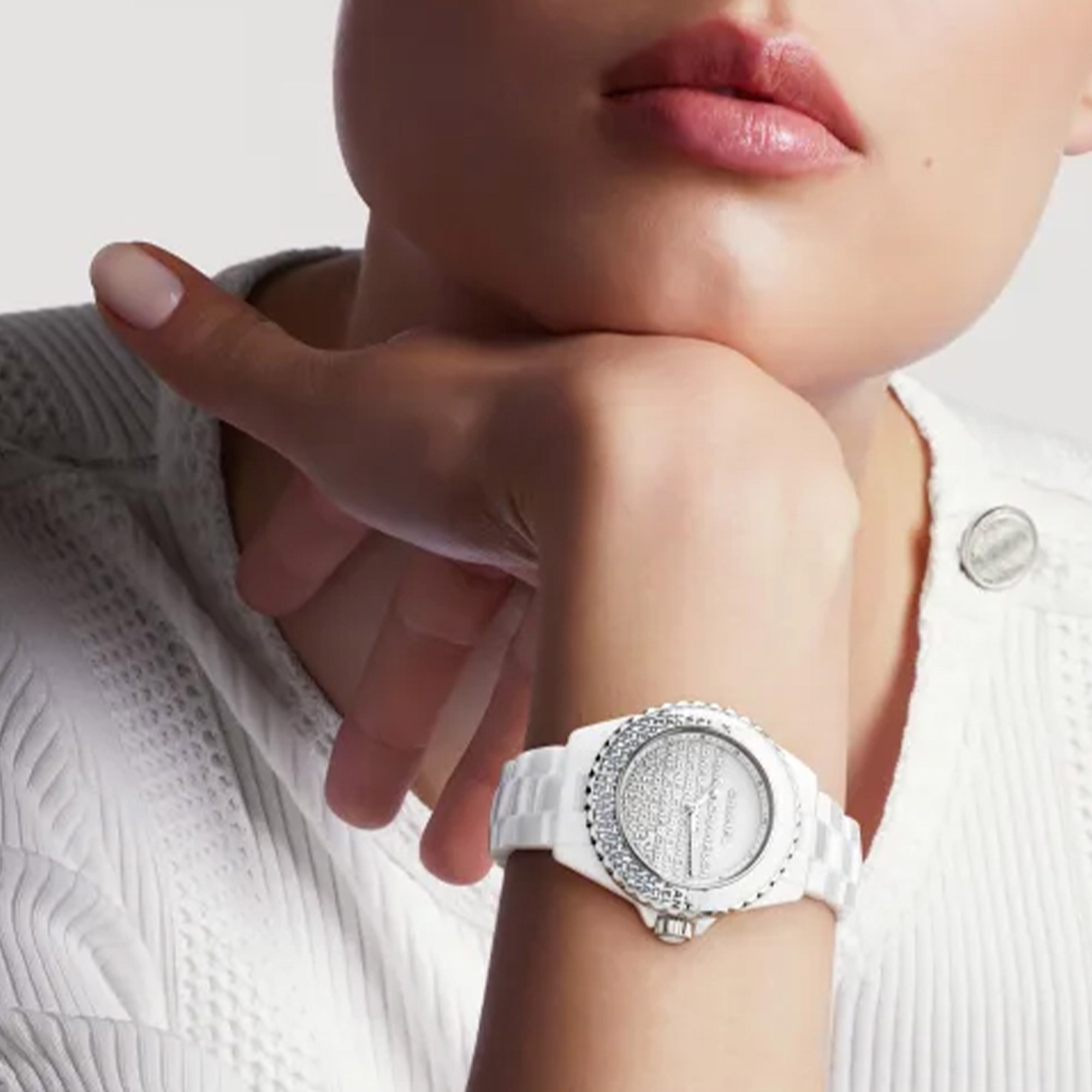 Chanel Watch Wanted de Limited Edition White Silver Chanel J12 Diamonds Limited Edition 33mm J12 Wanted De White  main image 4