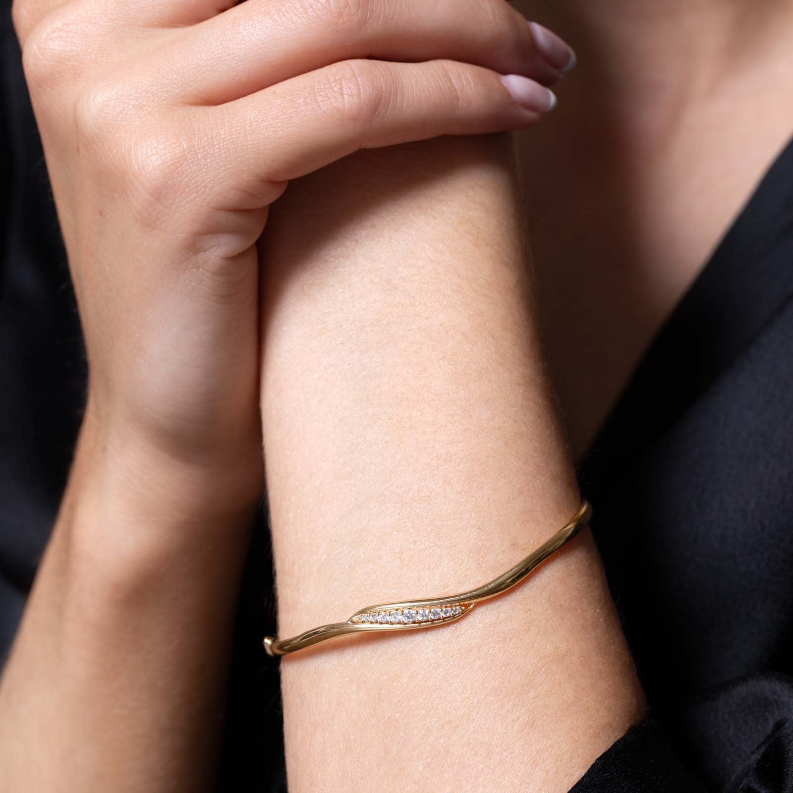 【chieko+】wave bangle　gold Gold Plated Wide Wave Bangle - Tomfoolery London