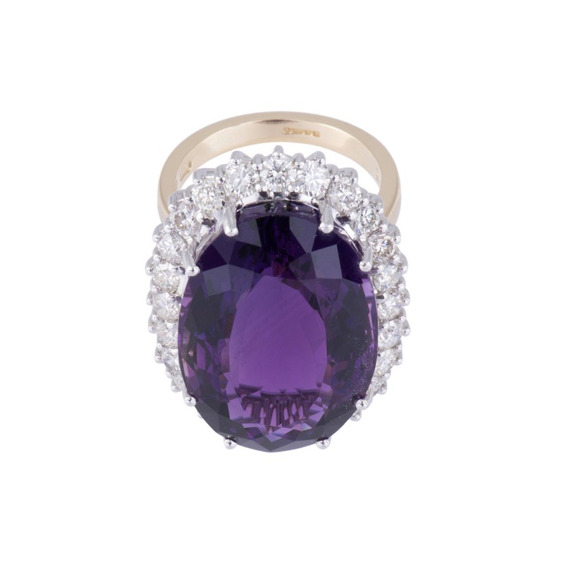 18ct yellow gold oval amethyst 28.27ct & 2.17ct round brilliant diamond cluster