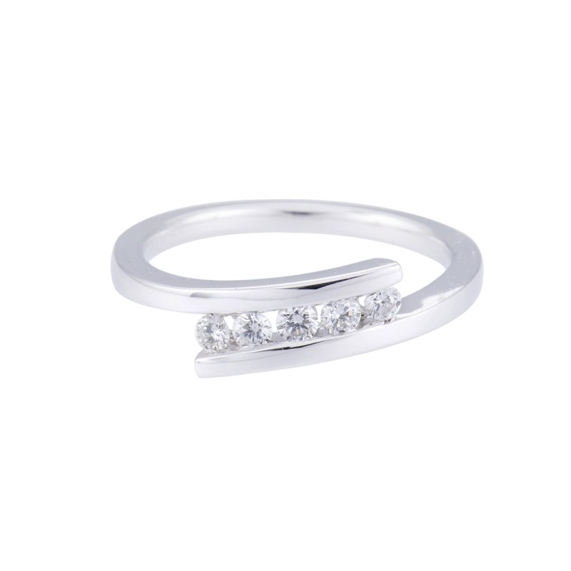 9ct White Gold 0.18ct Cross Over Diamond Ring