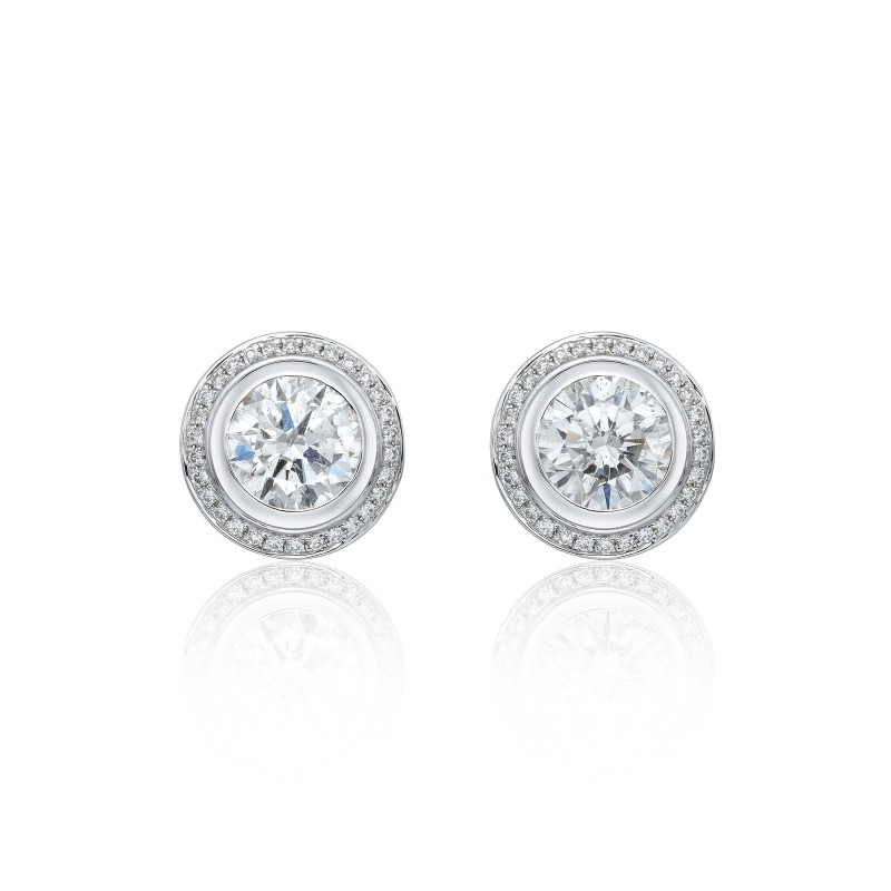 18ct White Gold Brilliant Cut 2.60ct Diamond Halo Stud Earrings