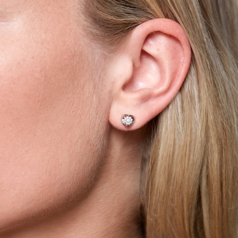 9ct White Gold Brilliant Cut 0.13ct Diamond Cluster Stud Earrings