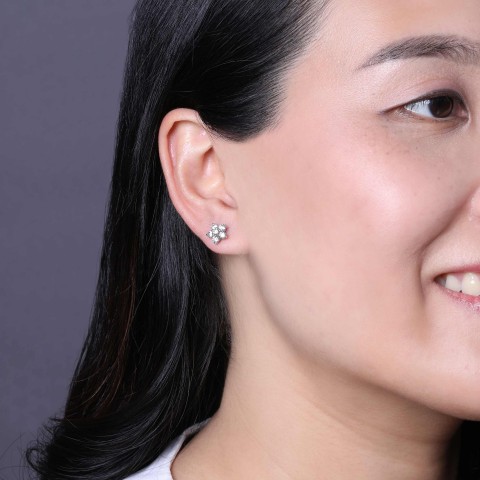 9ct White Gold Brilliant Cut 1.10ct Diamond Cluster Stud Earrings