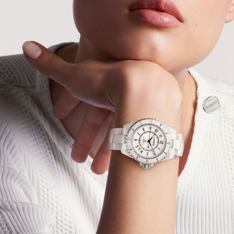 Chanel J12 Unisex Watch H5700