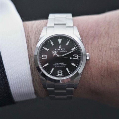 Pre-Owned Rolex Explorer 214270 Stainless Steel Black Dial 2020 (box and papers)
