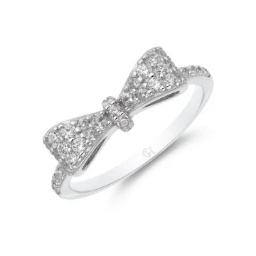 18ct White Gold Oval Cut Tanzanite and Brilliant Cut Diamond 3.12ct Three Stone Ring