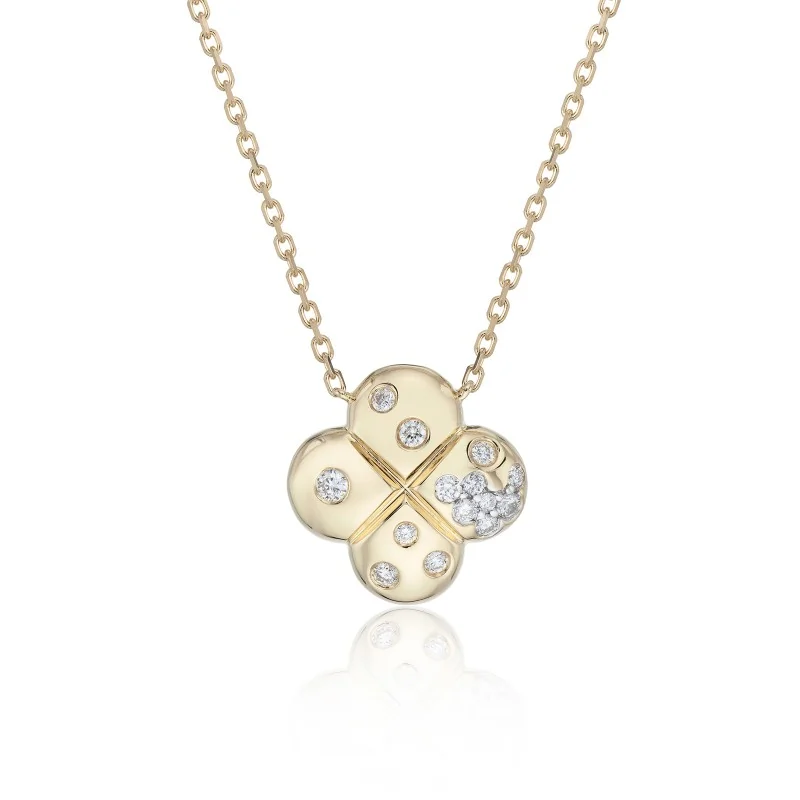18ct Yellow Gold 0.21ct Round Brilliant Cluster Flower Style Pendant
