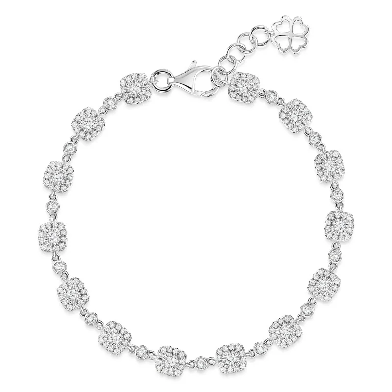 18ct White Gold Round Brilliant 1.85ct Diamond Cushion Shape Cluster Bracelet