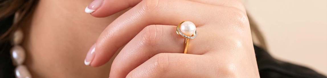 pearl ring​