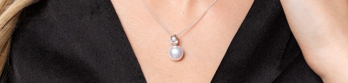 pearl necklace​