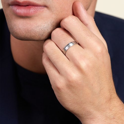 How to Wear Wedding & Engagement Rings