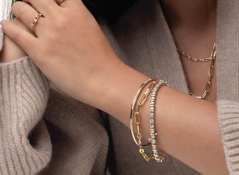 Mother_s_Day_Gift_Guide_Glamorous