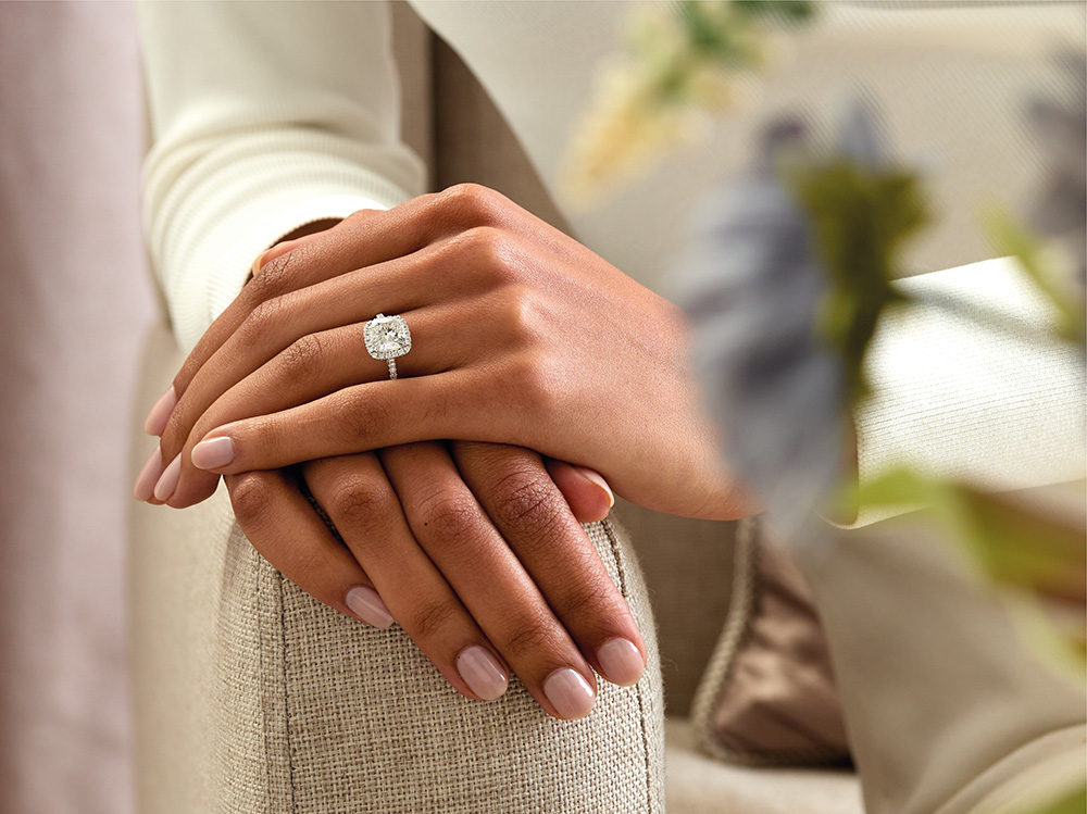 HP25_CHJewelleryFocus_Mob