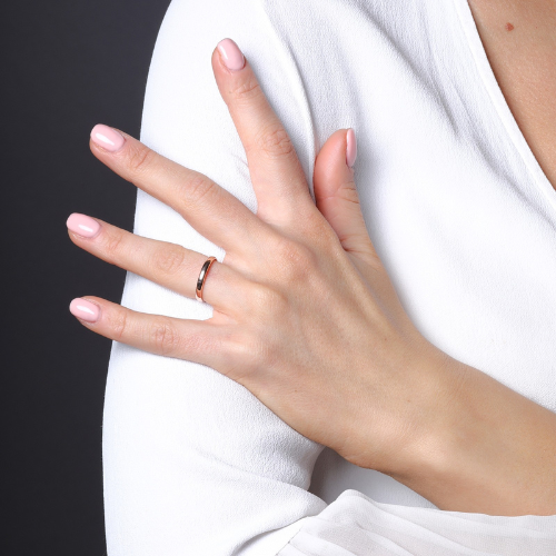 rose gold wedding band modelled